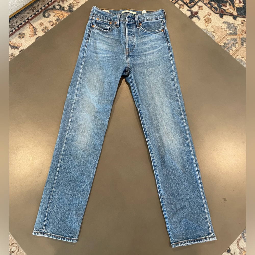 Levis Wedgie Straight Jean